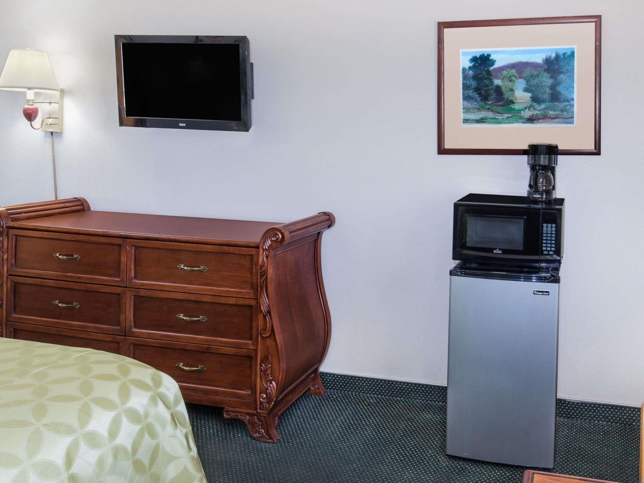 Days Inn By Wyndham Ontario Airport Exterior photo